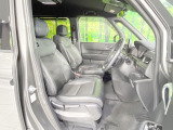 運転席シート廻りは使用感も少なく、良好な状態となっています。丁寧に使われていたことがよくわかりますね。