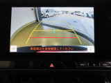 バックガイドモニターで、後方を確認しながら安心して駐車することができます。運転初心者も熟練者も必須の機能ですよ!