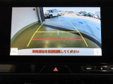 バックガイドモニターで、後方を確認しながら安心して駐車することができます。運転初心者も熟練者も必須の機能ですよ!