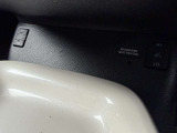 【シートヒーター】寒い日に重宝するシートヒーター!エアコンより早く温まってくれるので寒がりの人も安心ですね♪エアコンの温風は乾燥するから苦手、という方にもをおすすめです。