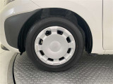 タイヤサイズは 185/65 R15 です。