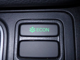 エンジン、エアコンなどを制御し低燃費な『ECONモード』に、また走りを楽しみたいとき、空調など快適性を重視したいときにはスイッチOFFで通常モードに切り替えができます!