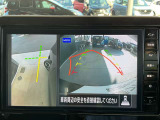 画像の左側は運転席から見ることのできないフロント左側を映している画像です、狭い道や幅寄せ時に便利です。