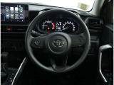 ステアリングスイッチ装備:オーディオなど様々な操作をステアリングから手を離さずに、操作を行うことができ、運転に集中できます。