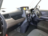 すっきりとしたデザインの内装は、さすがトヨタ車の上品さを感じます。