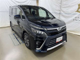 広々とした車内空間に優れた燃費性能。更にデザインも上質で人気のお車です!