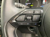 運転中、オーディオの操作をしてて、ハッとしたことはありませんか?ステアリングスイッチは、運転中でもハンドルでオーディオの操作が可能です。安全なドライブをサポートします。