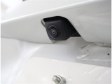 バックカメラが付いているので後方確認が非常にしやすいです。今や運転初心者も熟練者も必須装備!ついていて損はないですね♪