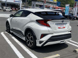 広々とした車内空間に優れた燃費性能。更にデザインも上質で人気のお車です!