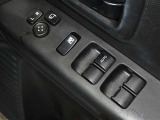 電動格納式ドアミラー・パワーウインドウを装備しています。