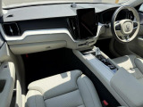 XC60 ウルトラ T6 AWD プラグイン ハイブリッド 4WD 