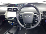 運転席まわりです。 各操作スイッチは使いやすい位置に配置されてます。
