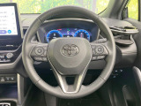 インテリアに合わせたデザインのステアリングは、運転される方のことも考え、運転しやすい形状、大きさです。是非一度、実際に触ってお確かめください。