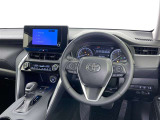 運転席まわりです。 各操作スイッチは使いやすい位置に配置されてます。