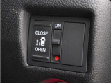 ◆片側電動スライドドア◆狭い駐車場でも乗り降りが楽々♪お子様が隣の車にドアを当ててしまう心配もございません!小さなお子様連れの方もこれで安心。