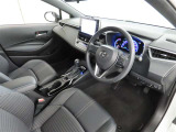 シンプルで使いやすいデザインの運転席です。