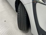 タイヤサイズは185/60R15!残り溝は5ミリ程度です!