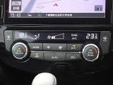 【オートエアコン】運転席と助手席の設定温度をそれぞれ独立して調整できるエアコン独立温度調整機能が搭載されており、後席エアコン吹き出し口も装備しています♪