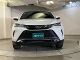 お車購入のポイントとなるフロントマスクです!シャープな目つきが印象的なデザインのヘッドランプです。