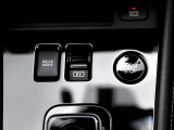 「ドライブモード」SPORT、ECO、STANDARDの3種類のモードを設定!SPORTモードでは、より力強い加速を体感できます!また、SPORTとECOの両モードにもクリープを設定し、駐車場などでの速度調整をしやすくしました!