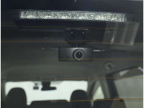 リヤ用ドライブレコーダー装備!これがあれば、相手方が危険運転をしてきた場合などでも客観的に証明でき、事故や事件の直接的な証拠の確保にも生り得ます。