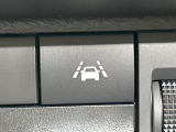 【三菱e-Assist】走行中に前方の車両等を認識し、衝突しそうな時は警報とブレーキで衝突回避と被害軽減をアシスト。より安全にドライブをお楽しみいただけます。