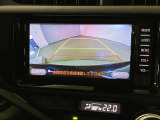 バックギアに入れると、このように後方が映し出されます!駐車の際とても安心!便利!最終確認はご自身の目と耳で必ず行ってください!