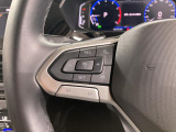 ◆クルーズコントロールにレーダーセンサーを組み合わせ、先行車を測定し設定されたスピードを上限に自動で加減速を行います。一定の車間距離を維持することで、長距離走行でのドライバーの疲労を低減させます。