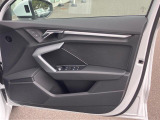 ドアを開けると上質で上品な室内空間が広がり細部までこだわったAudiデザイン性と、物づくりのこだわりを感じて頂けます。詳しくは0078-6002-900146中古車スタッフまで