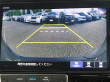 ギヤをRに入れるとナビの画面に後ろの映像が映るリヤカメラ付!後退時の安全確認やコンディションの悪い視界でもカラーバックモニターがドライバーをサポート☆☆☆