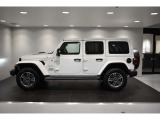 横から見てもJeepだとわかりますね!