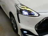 LEDヘッドライトです。デザイン性がよくとても明るいので、夜間の走行や悪天候でも安心です。しかも長寿命!