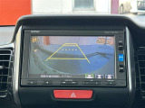 ガイドライン表示で駐車をサポートするバックカメラを搭載。駐車時も安心です。