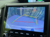 【バックカメラ】駐車時に後方がリアルタイム映像で確認できます。大型商業施設や立体駐車場での駐車時や、夜間のバック時に大活躍!運転スキルに関わらず、今や必須となった装備のひとつです!