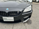 また、BMW正規認定中古車は、エマージェンシーサービスが自動付帯。24時間365日、皆様のカーライフをサポート致します。確かな安心のうえで、「駆けぬける歓び」をご堪能ください。