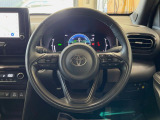 【純正革巻きステアリング】上質な革を使用することで、手にしっかり馴染みとても運転しやすいハンドルです♪