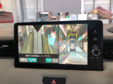 【マルチビューカメラシステム】クルマを上空から見下ろしたような映像が表示されます!さらに駐車がしやすくなります♪