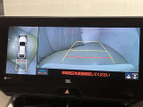 ディスプレイオーディオやカーナビは、現代のドライブにおいて欠かせない装備のひとつです。初めての場所でも迷いにくく、快適なルート案内で運転をサポートします。移動中のエンターテインメント性も高まります。