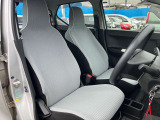 運転席は足元広々です。リラックスして運転できますね。