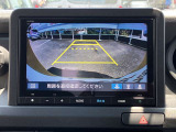 純正リアカメラ装備、初心者の方やバックが不安な方でも安心して車庫入れができるリバース連動リアカメラが装着されています。狭い駐車場や雨の日の夜間でもストレスなく運転していただけます