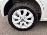 【純正ホイール】純正設計ならではの美しいデザインと精密な仕上げで、車両全体のスタイリングを引き立てます。