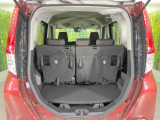 普段のお買い物や通勤、送迎等に十分な荷室スペースを確保しております。セカンドシートを倒すと、大きな荷物の積載も可能です♪