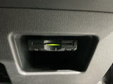 いまや快適なカーライフに欠かせないETCが付いています。