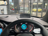 弊社お客様より頂いた下取車やデモカーが在庫の殆どを占めています。車の経歴や整備記録が分かり、ご安心してお車をお選び頂ける正規ディーラーならではのラインナップでございます。