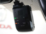 ◆ドライブレコーダー◆映像・音声などを記録する自動車用の装置です。 もしもの事故の際の記録はもちろん、旅行の際の思い出としてドライブの映像を楽しむことができます。