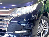 【LEDヘッドライト】悪天候や夜間走行時も良好な視界を確保し安心して運転できる高輝度LEDヘッドライトを装備!点灯速度が早く、消費電力も抑えられています。