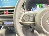 ステアリングスイッチ装備!運転しながら手元でオーディオの操作などができます。