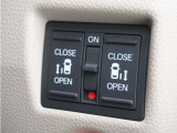 ◆両側電動スライドドア◆狭い駐車場でも乗り降りが楽々♪お子様が隣の車にドアを当ててしまう心配もございません!小さなお子様連れの方もこれで安心。
