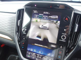 ■4つのカメラ映像を合成して車両周囲360&deg;を映し出す3Dビュー/トップビューを採用して、車両周囲の視認性を高めました。