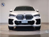 【キドニーグリル】BMWは約90年もの間、ほぼ全ての車両にひと目でBMWだと分かるこの特徴的なフロントグリルが備えられ、デザイン・アイコンとして親しまれてきました。